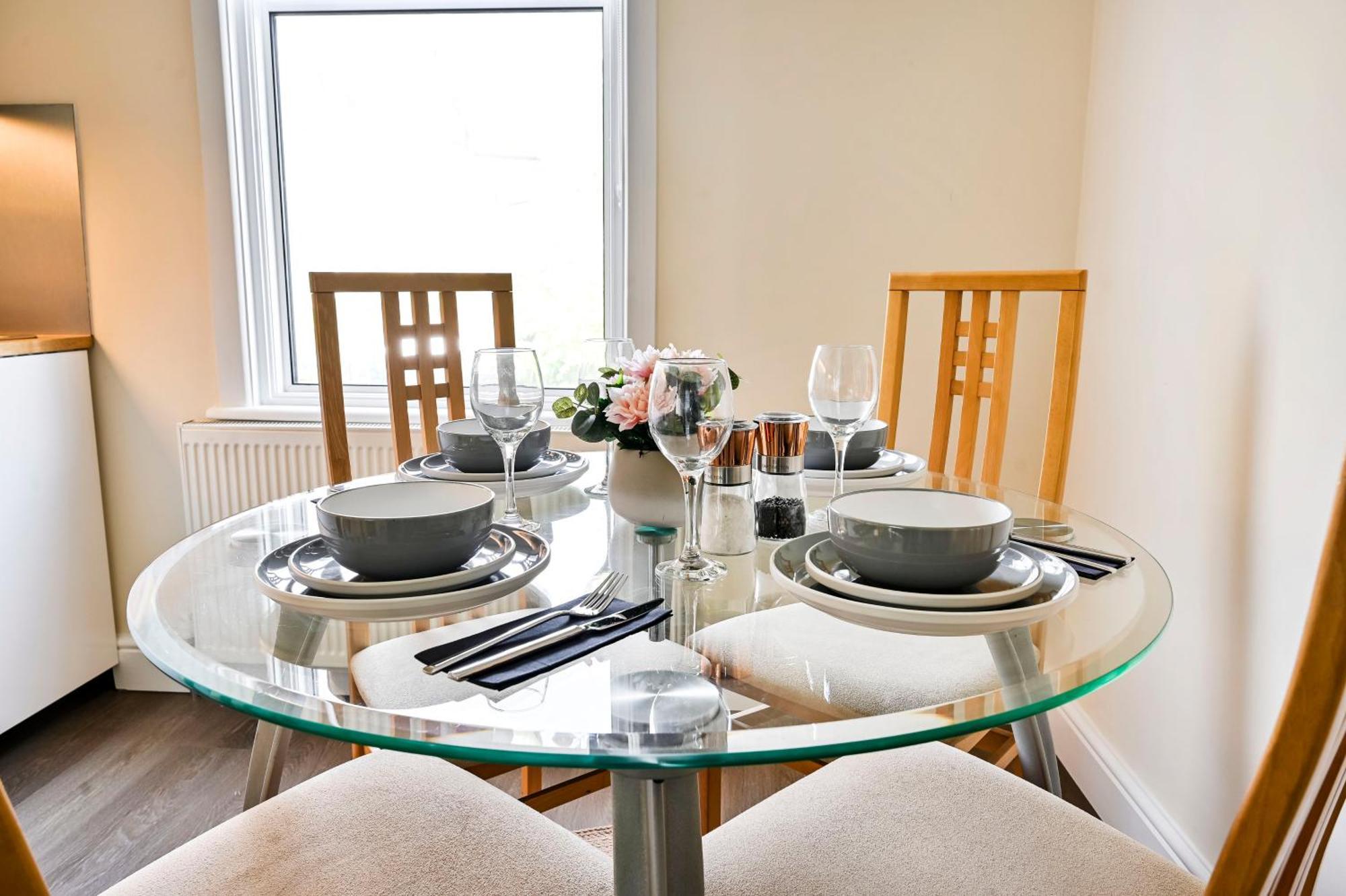 A Two Bedroom A Stride Away From Meridian Greenwich Лондон Экстерьер фото